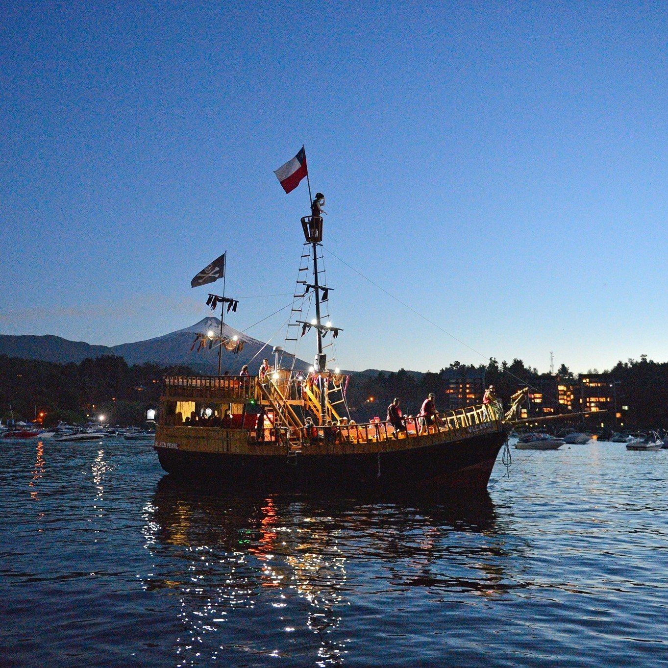 Barcos pirata de pucón