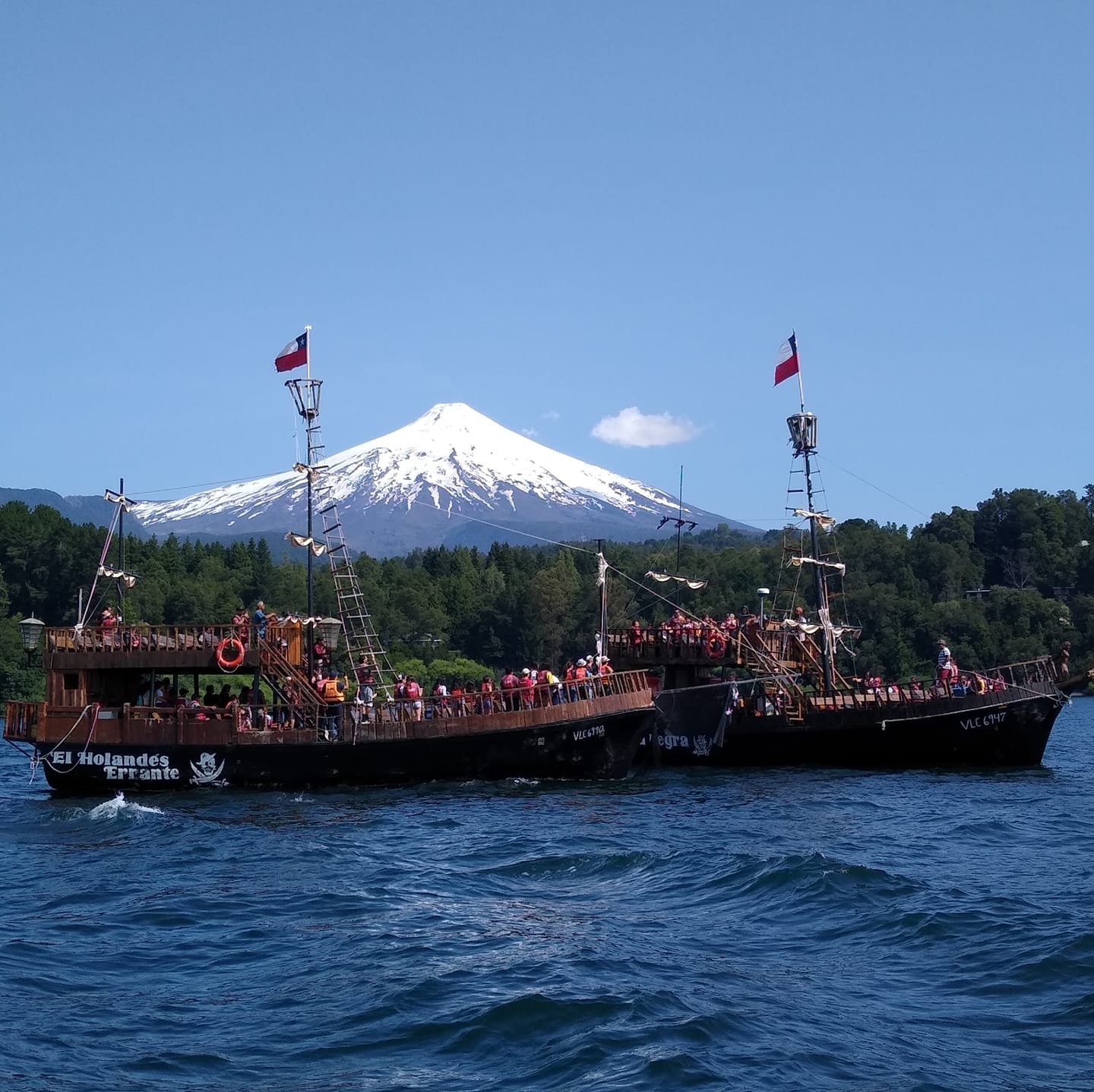 Barcos Piratas de Pucón